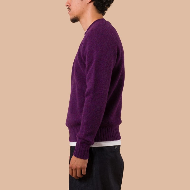 Image flâneurs JAMIESON'S / Crewneck Saddle Shoulder Sweater Loganberry profil