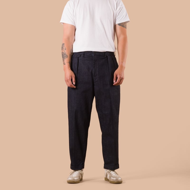 vignette flâneurs Beams plus 2 Pleats Tapered Denim Indigo worn front
