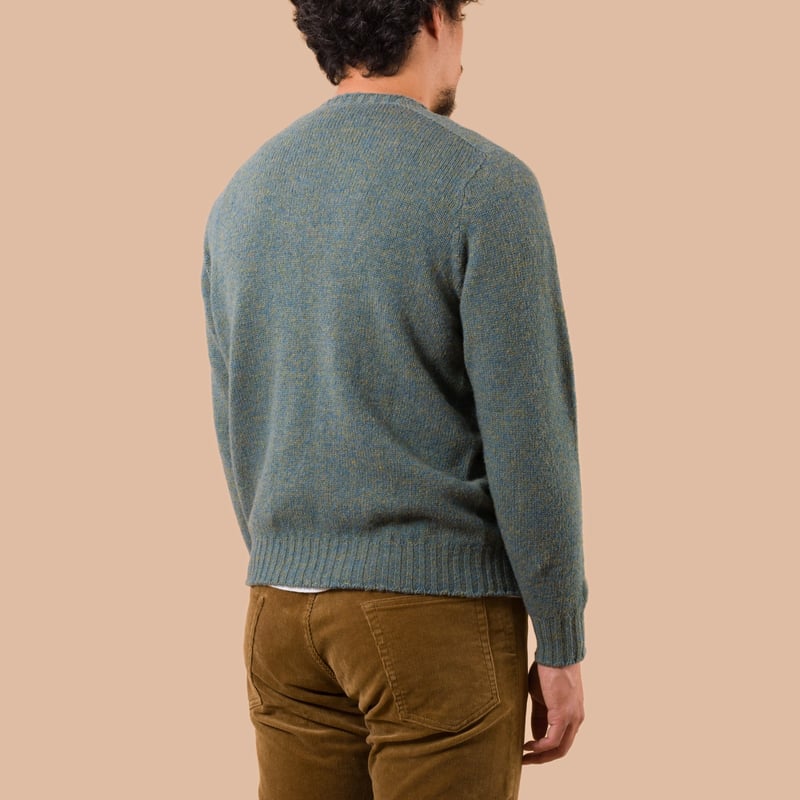 flaneurs JAMIESON'S Crewneck Saddle Shoulder Sweater Yell Sound Blue worn back