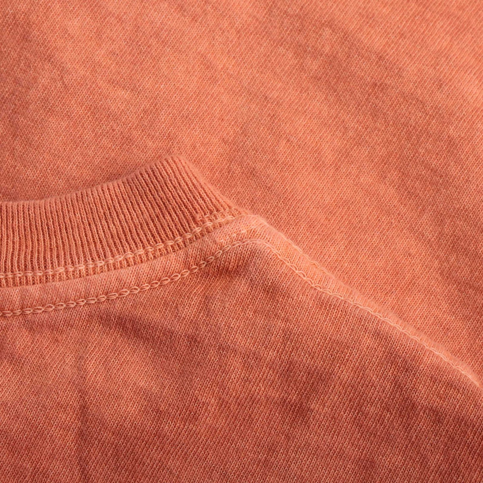 Short Sleeve Crew T-Shirt P-PersimmonThis phrase seems to refer to a short-sleeved crew neck t-shirt in the color pe