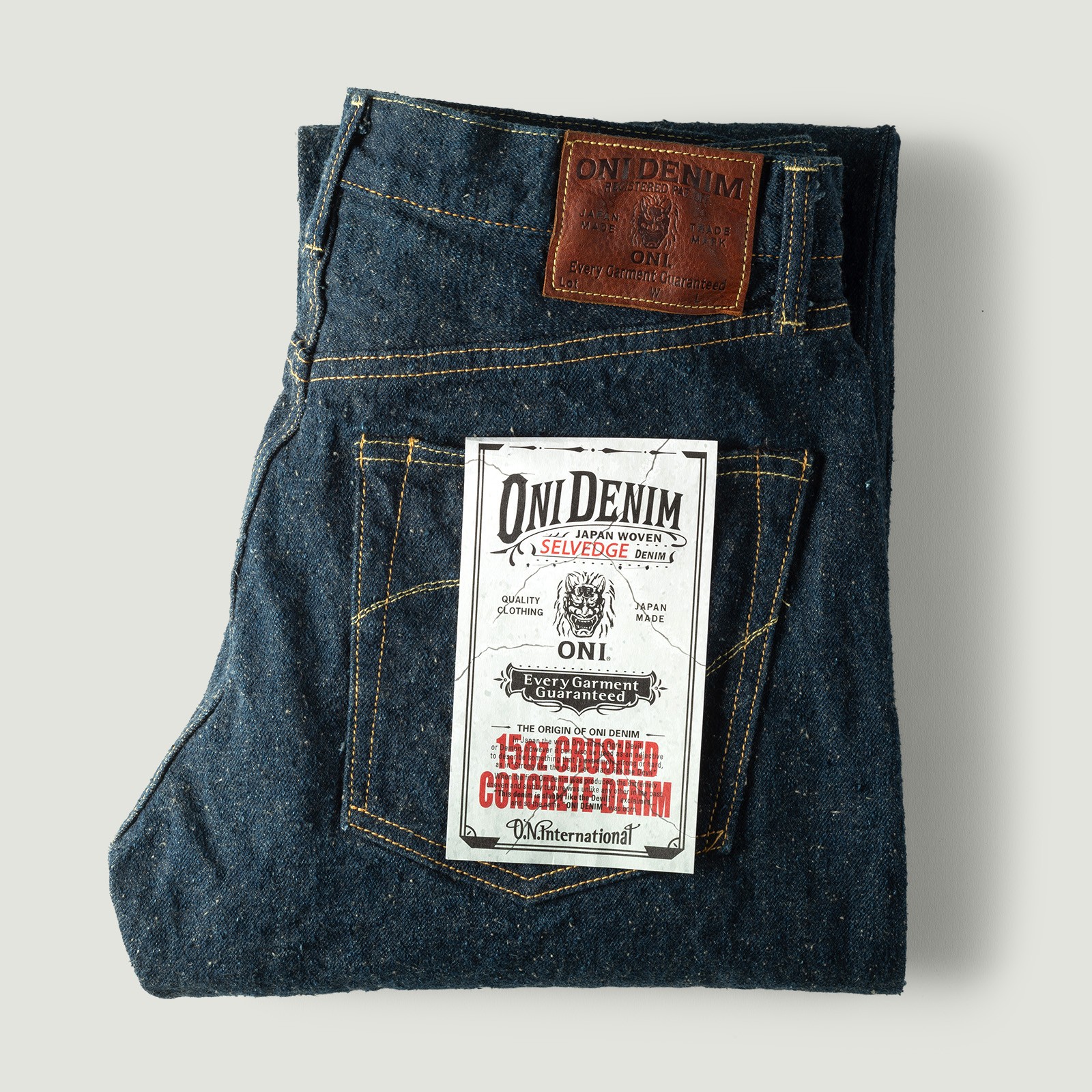 Image-Flâneurs_ONI DENIM / 288CCD-GOLV 15oz Regular Straight "Greyish Olive" Crushed Concrete Denim_Vignette Image-Flâneurs_ONI DENIM / 288CCD-GOLV 15oz Regular Straight "Greyish Olive" Crushed Concrete Denim_Vignette