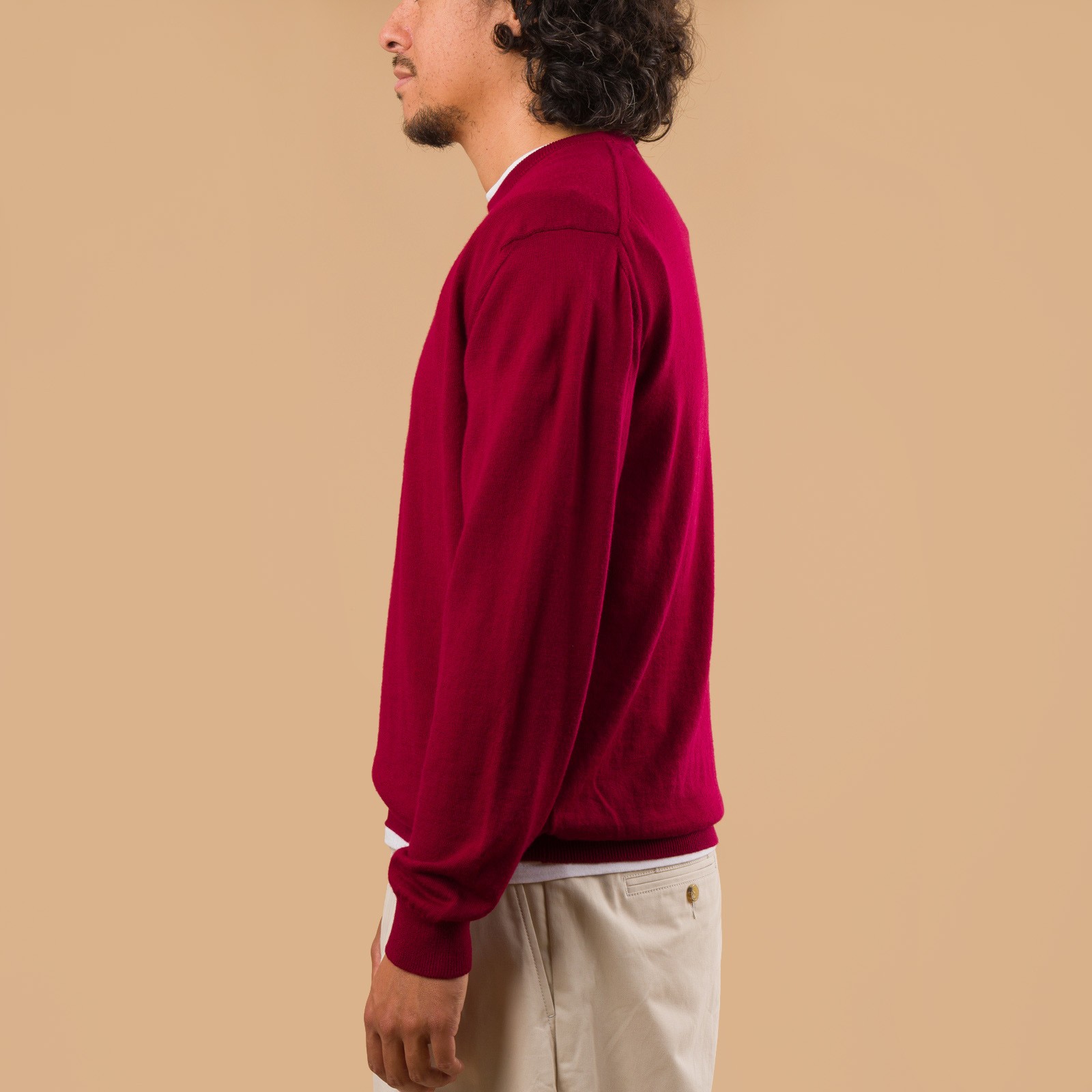 image flâneursMOONCASTLE 12G Wool Crew Neck burgundy de profil image flâneursMOONCASTLE 12G Wool Crew Neck burgundy de profil