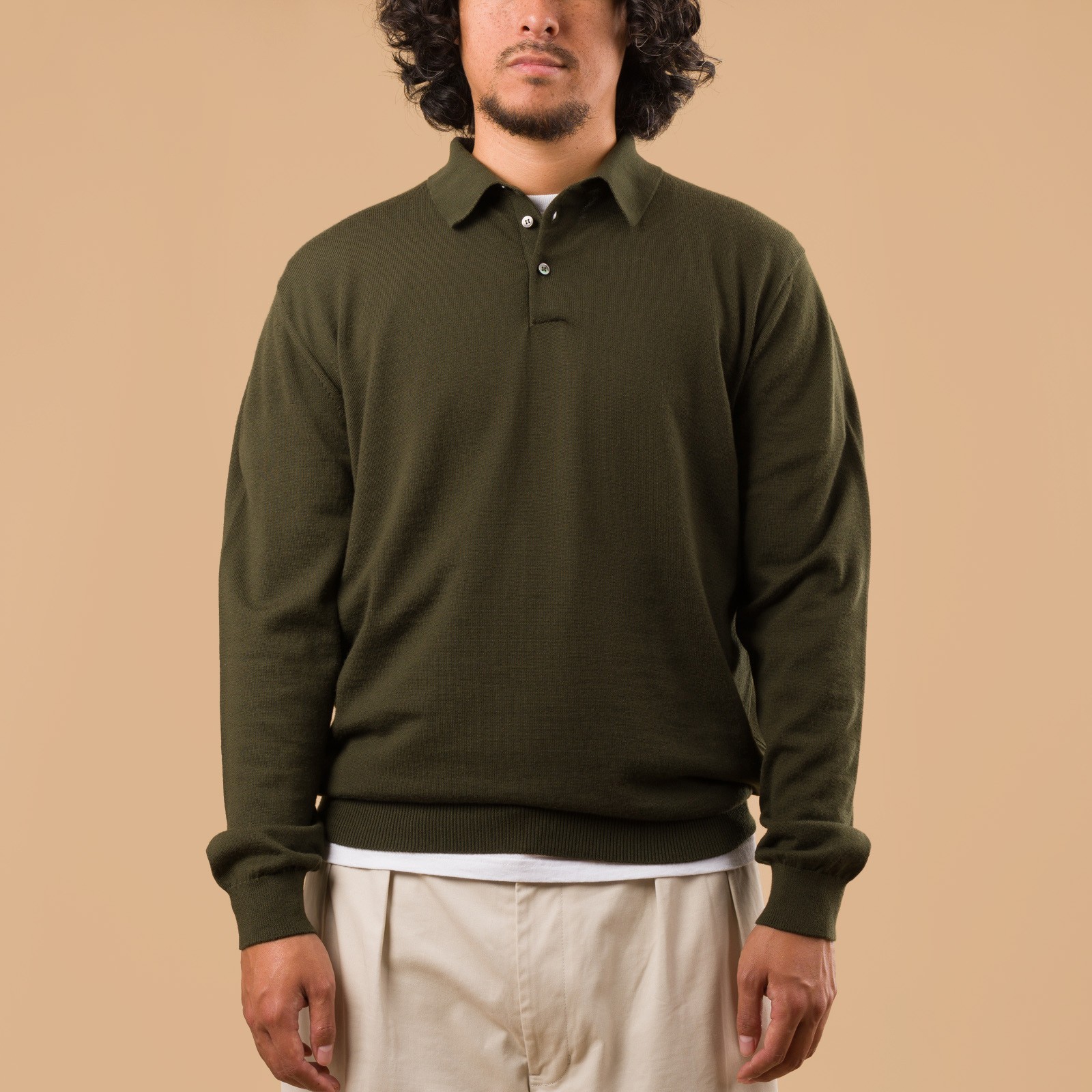 image flâneursMOONCASTLE 12G Wool Polo Neck dark olive face image flâneursMOONCASTLE 12G Wool Polo Neck dark olive face