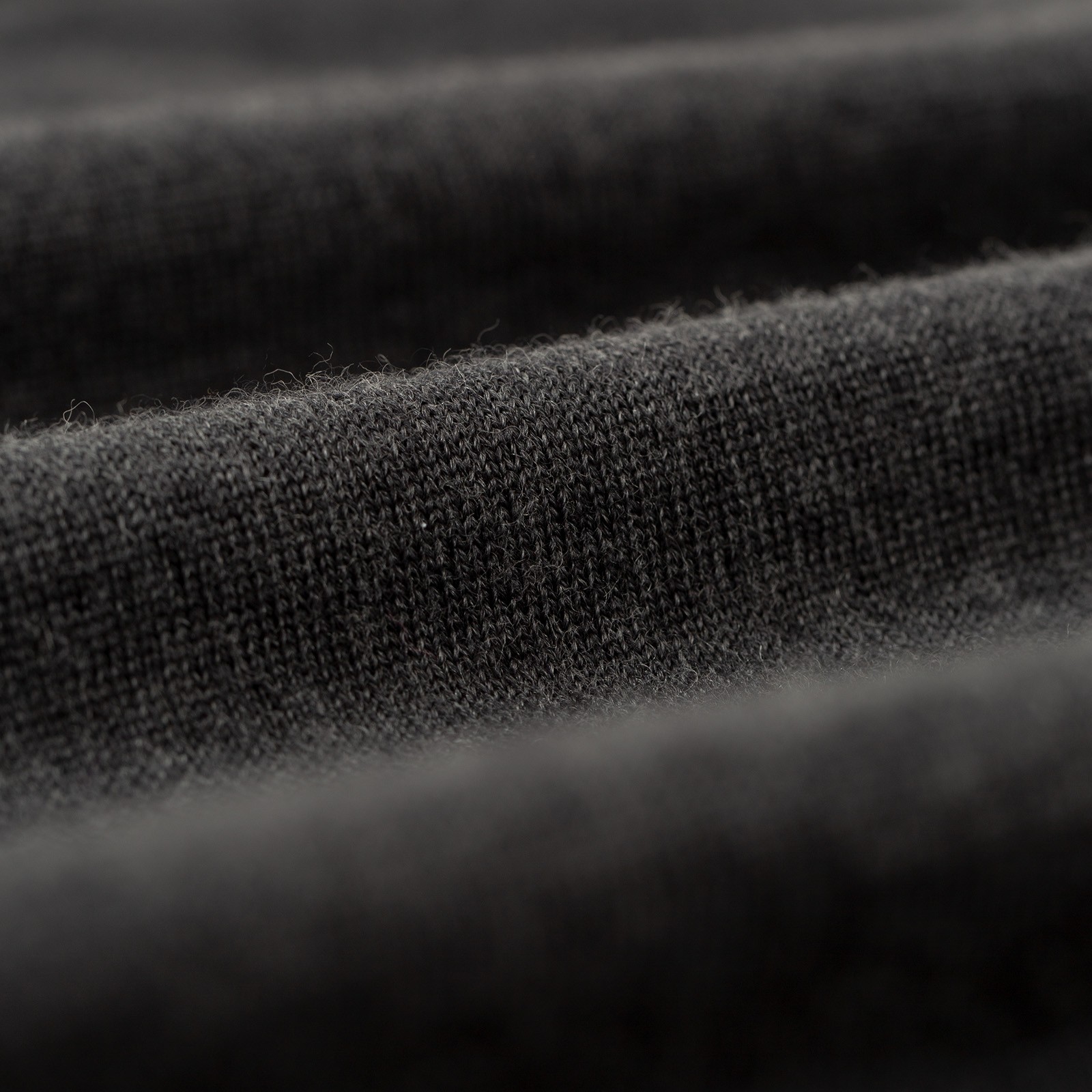 closeup flâneursMOONCASTLE 12G Wool Crew Neck gray closeup flâneursMOONCASTLE 12G Wool Crew Neck gray