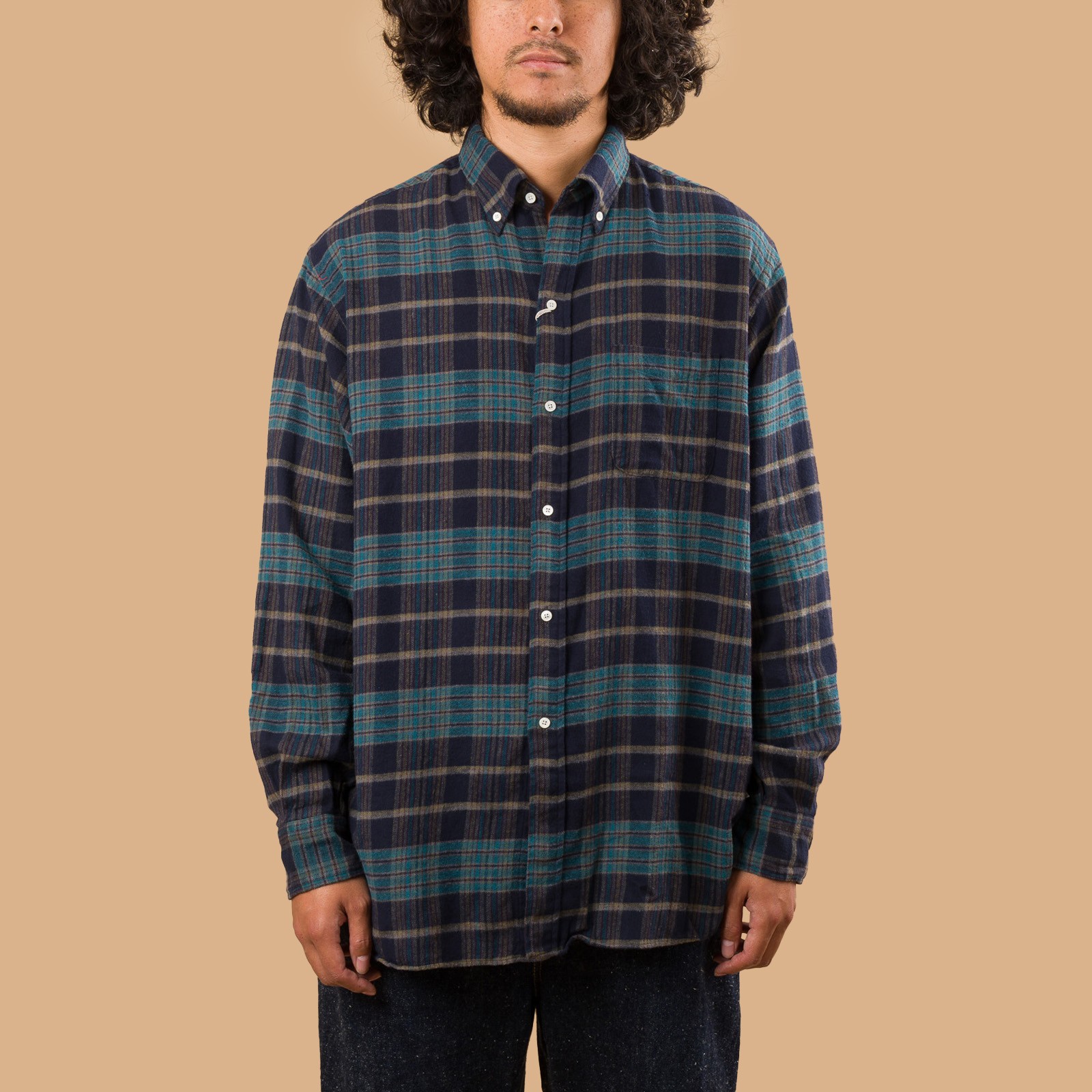 Image-Flâneurs_BEAMS PLUS / BD Classic Fit Indian Flannel Plaid Over Dye Blue_de-face Image-Flâneurs_BEAMS PLUS / BD Classic Fit Indian Flannel Plaid Over Dye Blue_de-face