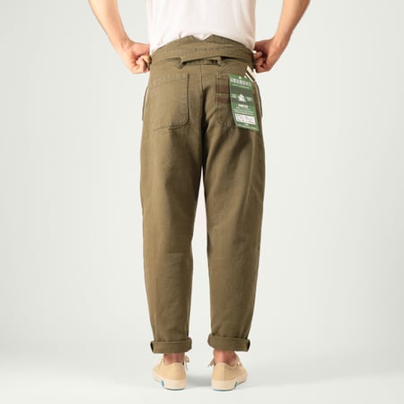 MOMOTARO X FLÂNEURS / FnM003 "Heavy Oxford" Original Fit Trousers in OD Green