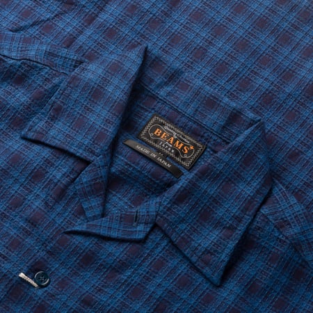 Image-Flâneurs_BEAMS PLUS / Mil Open Collar Indigo Dobby Mini Plaid_détail-1 Image-Flâneurs_BEAMS PLUS / Mil Open Collar Indigo Dobby Mini Plaid_détail-1