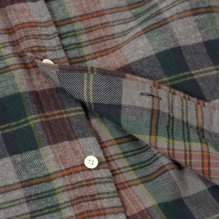 Image-Flâneurs_BEAMS PLUS / BD Classic Fit Indian Flannel Plaid Over Dye Green_detail Image-Flâneurs_BEAMS PLUS / BD Classic Fit Indian Flannel Plaid Over Dye Green_detail