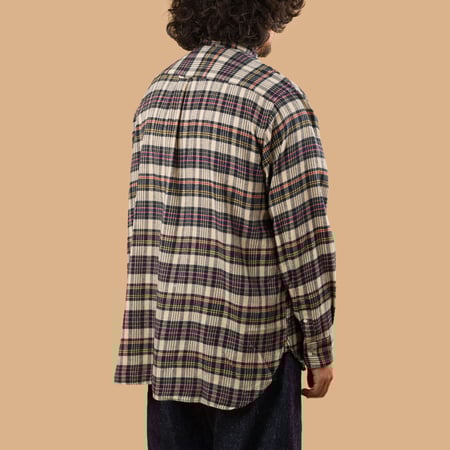 Image-Flâneurs_BEAMS PLUS / BD Classic Fit Indian Flannel Plaid Beige_de-dos Image-Flâneurs_BEAMS PLUS / BD Classic Fit Indian Flannel Plaid Beige_de-dos