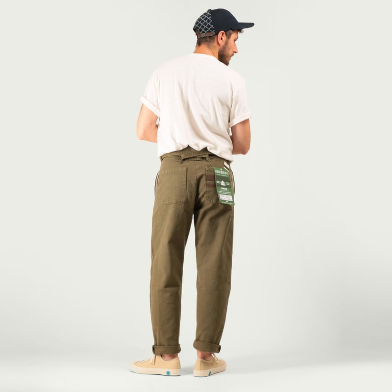 MOMOTARO X FLÂNEURS / FnM003 "Heavy Oxford" Original Fit Trousers in OD Green