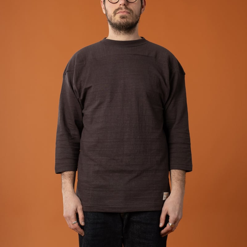 image porté de face   flâneurs teeshirt WAREHOUSE & CO. Three-Quarter-Sleeve-teeshirt-sumikuro image porté de face   flâneurs teeshirt WAREHOUSE & CO. Three-Quarter-Sleeve-teeshirt-sumikuro