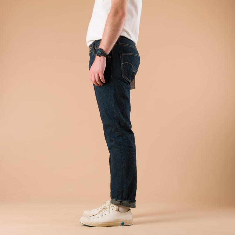 Image-Flâneurs_ONI DENIM / 622CCD-GOLV 15oz Relaxed Tapered "Greyish Olive" Crushed Concrete Denim_de-profil Image-Flâneurs_ONI DENIM / 622CCD-GOLV 15oz Relaxed Tapered "Greyish Olive" Crushed Concrete Denim_de-profil