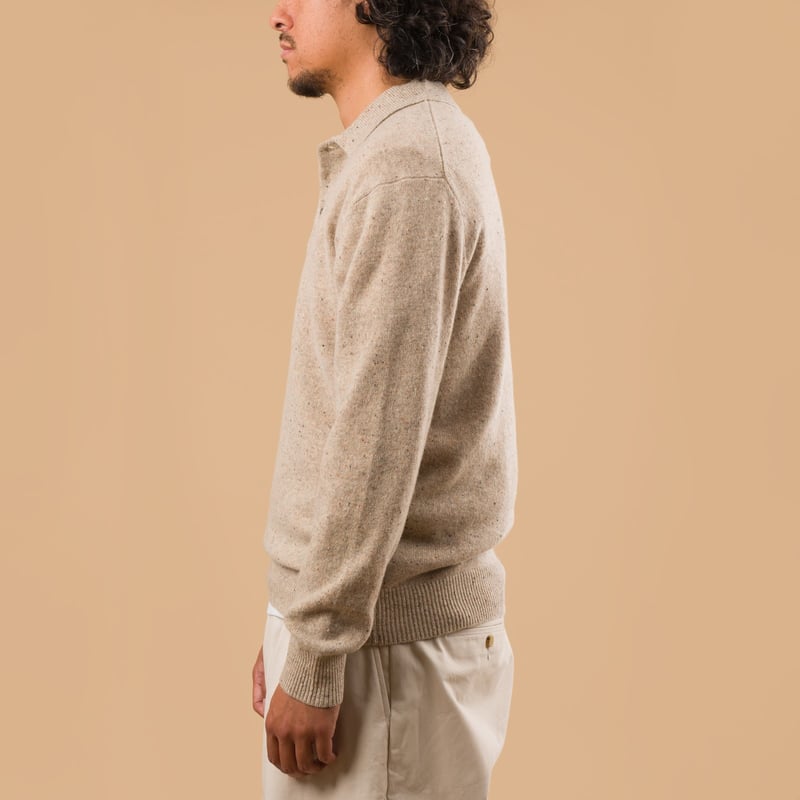 Image-Flâneurs_AW25 BEAMS PLUS  Knit Polo Nep 9G beige profil Image-Flâneurs_AW25 BEAMS PLUS  Knit Polo Nep 9G beige profil