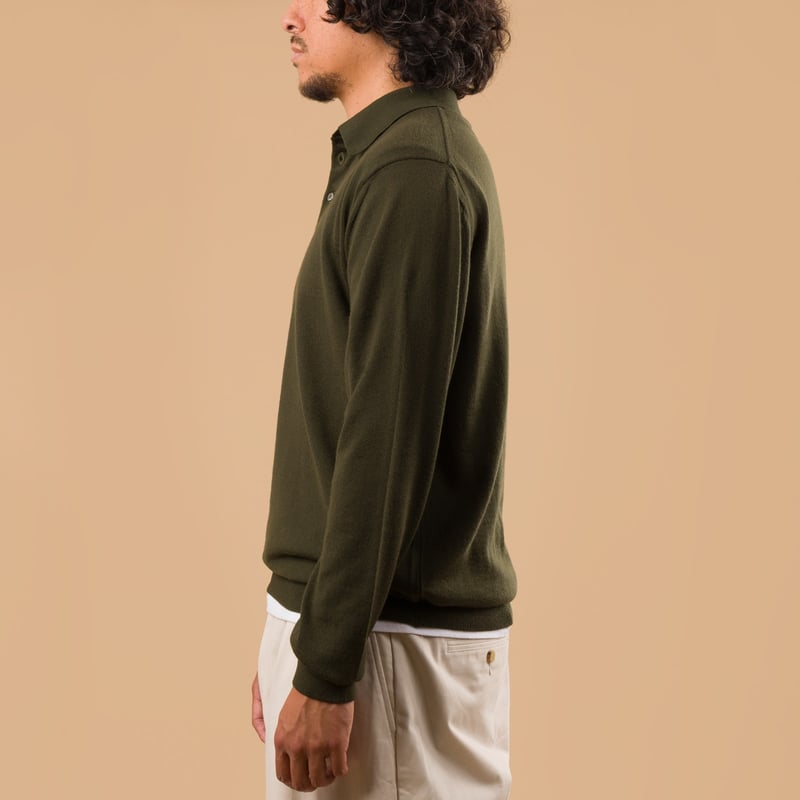 image flâneursMOONCASTLE 12G Wool Polo Neck dark olive profil image flâneursMOONCASTLE 12G Wool Polo Neck dark olive profil