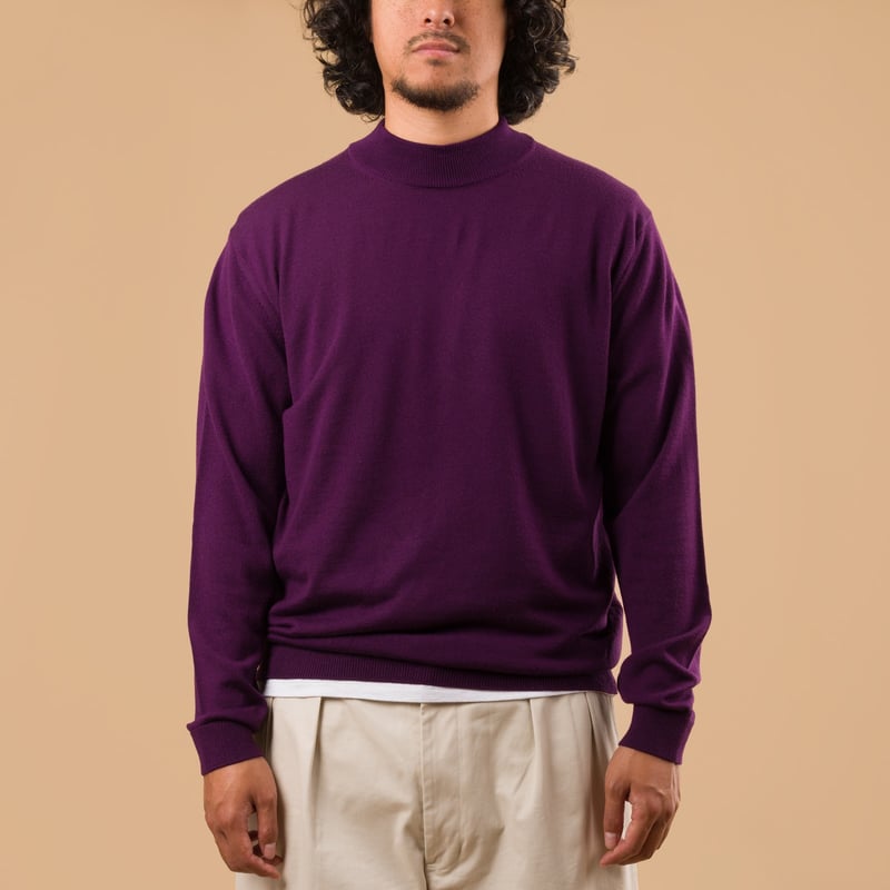 image flâneursMOONCASTLE 12G Wool Crew Neck prune de face image flâneursMOONCASTLE 12G Wool Crew Neck prune de face