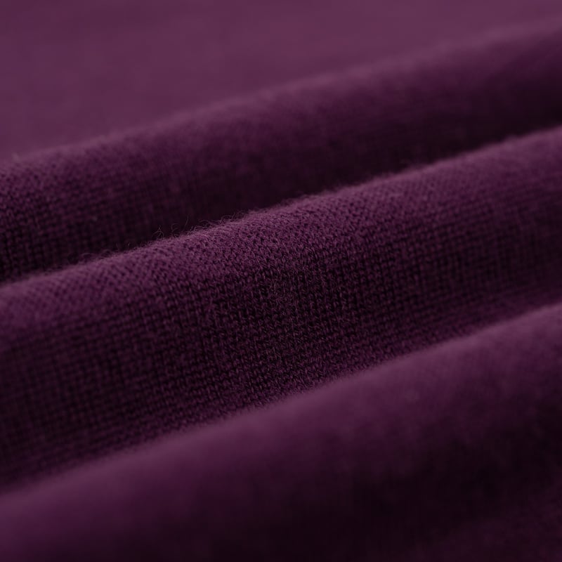 closeup flâneursMOONCASTLE 12G Wool Crew Neck purple closeup flâneursMOONCASTLE 12G Wool Crew Neck purple