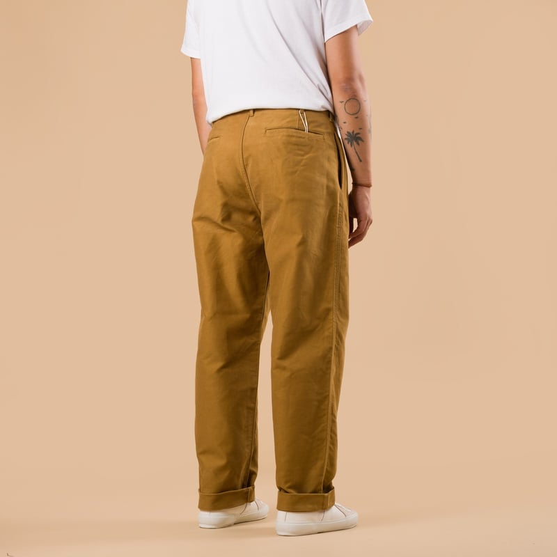 image flâneurs FOB FACTORY F0543 Moleskin Trousers Khaki de dos image flâneurs FOB FACTORY F0543 Moleskin Trousers Khaki de dos